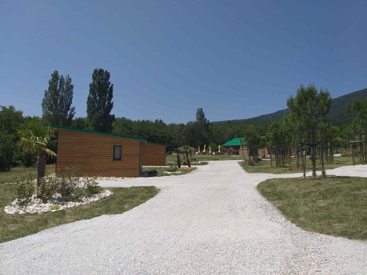 Les Chalets De Saint Maurice Dieulefit Exterior foto